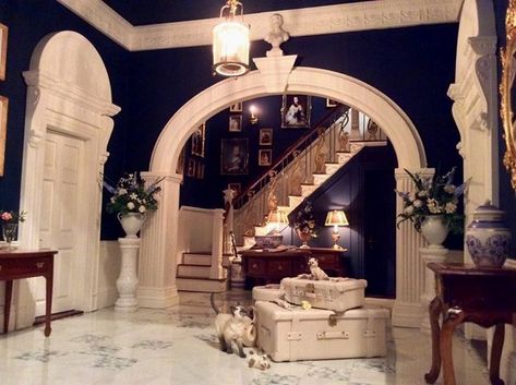 Tile Arch, Dollhouse Staircase, Doll House Plans, Victorian Dollhouse, Dolls House Interiors, Beautiful Rooms, Miniature Rooms, Modern Dollhouse, Grand Homes