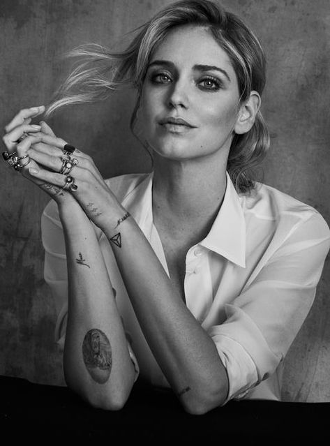 Photography Inspiration Portrait, Peter Lindbergh, Vogue Australia, Black And White Portraits, 인물 사진, Ad Campaign, Female Portrait, Small Tattoos, Photography Inspiration