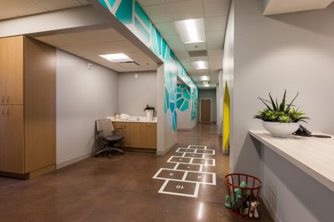 Treehouse Pediatric Clinic Addition - Healthcare Snapshots Pediatric Waiting Room Ideas, Pediatrics Doctor, Pediatric Office Decor, Physiotherapy Room, Pediatrics Office, Children Hospital Design, Pediatrician Office, Pediatric Clinic, Healing Environment