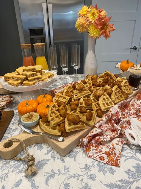 Chicken and Waffles Board featuring Chick-Fil-A nuggets Brunch Ideas Chicken And Waffles, Chicken And Waffle Buffet, Charcuterie Board Chicken Nuggets, Chicken Waffle Charcuterie Board, Chicken And Waffles Display, Chicken And Waffle Charcuterie Board Ideas, Chicken And Waffles Bar, Chicken And Waffle Board, Chicken And Waffle Bar Ideas