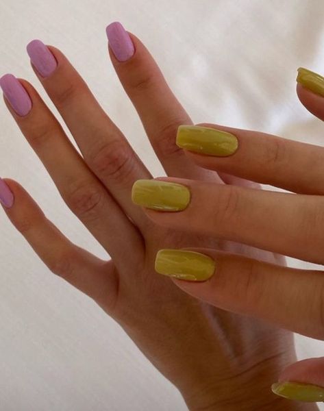 Nagellack Trends, Minimal Nails, Her Nails, Simple Acrylic Nails, Minimalist Nails, Dream Nails, Fire Nails, Short Acrylic Nails, Green And Pink