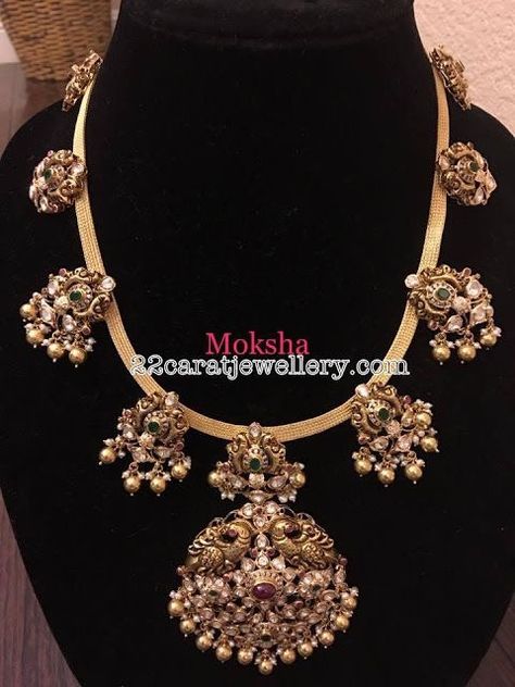 Simple Bridal Jewelry, Gold Jewelry Simple Necklace, Gold Necklace Indian Bridal Jewelry, Gold Jewelry Stores, Antique Jewelry Indian, Gold Pendant Jewelry, Wedding Jewellery Collection, Gold Bride Jewelry, Antique Gold Jewelry