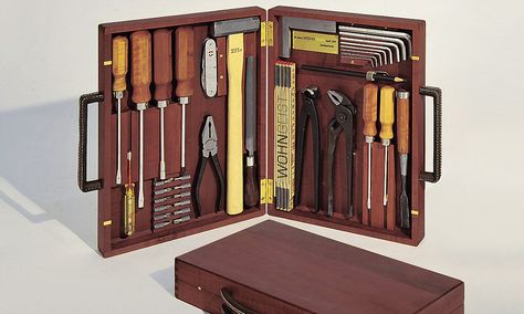 The sharpest toolbox in the shed Modern Cabinet Kitchen, Camping Heater, Wood Tool Box, Tool Chests, Porta Notebook, Woodworking Tools For Sale, Woodworking Desk, Tool Box Organization, Tool Box Storage