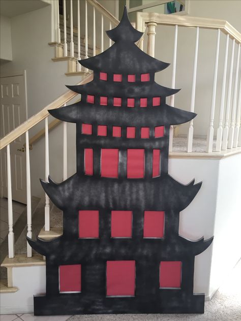 Japanese Themed Classroom, Chinese New Year Door Decoration, China Themed Party, Chinese Themed Party, Asian Themed Birthday Party, Asian Themed Party, Chinese Party Decorations, Chinese Theme Parties, Japanese Theme Parties