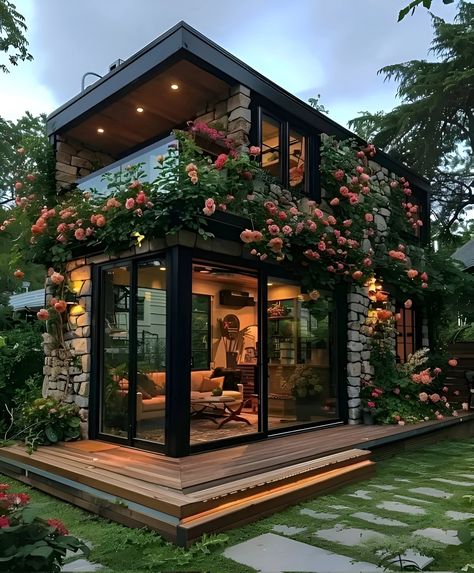 Eksterior Modern, Tiny House Inspiration, تصميم للمنزل العصري, 카페 인테리어 디자인, التصميم الخارجي للمنزل, Casa Vintage, Modern Tiny House, Container House Design, Tiny House Cabin