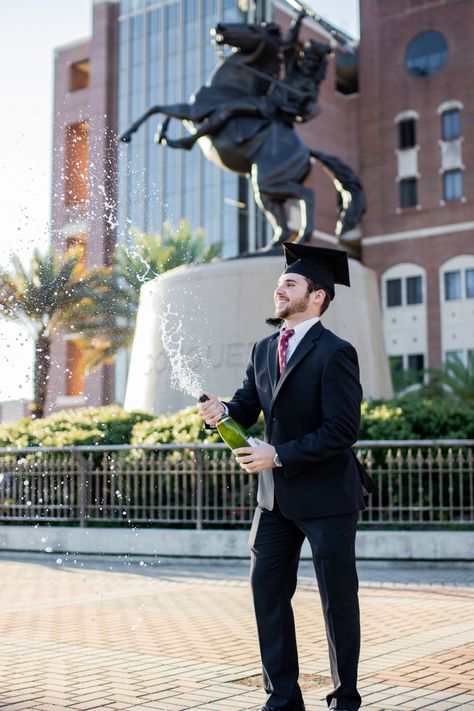 #collegegrads #fsu #graduation #fsugrads #gradphotoideas #goldenhour #portraitphotography Guys Graduation Outfits, College Graduation Pictures For Guys, Graduation Photography Men, 2023 Loading, Linkedin Headshots, Fsu Graduation, Mens Fashion Ideas, Male Graduation, Graduation Pose