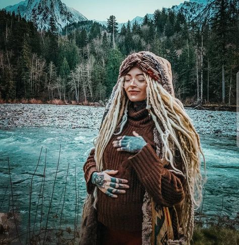 Girl With Dreads, Morgan Riley, Morgin Riley, Dreadlocks Girl, Dreads Girl, Beautiful Dreadlocks, Hippie Hair, Dreads Styles, Hippie Look