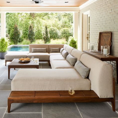 <p>Unleash your creativity and embrace the art of outdoor living with the <b>Mix Sectional Chaise Lounge</b> (28490) by Jensen Outdoor. Mix Collection effortlessly combines fashion, function, and luxury with its clean lines and sleek contours, all crafted from 100% FSC®-certified Ipe timber. This tropical hardwood is renowned for its unparalleled strength, enduring beauty, and resistance to the elements and wear. Upon arrival, Ipe showcases a deep, chocolate brown color Modern Outdoor Sectional Sofa, Outdoor Modular Seating, Outdoor Luxury Furniture, Outdoor Couch Ideas, Modern Living Room Sectional, Modern Sectional Living Room, Tropical Lounge, Modern Outdoor Lounge Furniture, Deck Inspiration