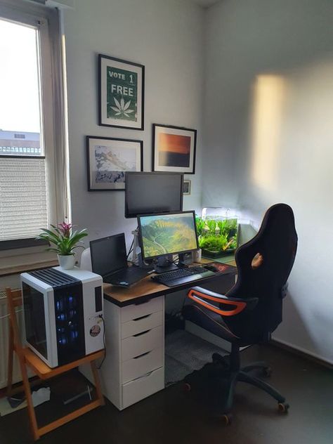 Small Pc Setup, Trading Setup, Stream Setup, Gaming Studio, Trading Room, Setup Pc, Dream Setup, Mens Bedroom Decor, Minimalist Desk