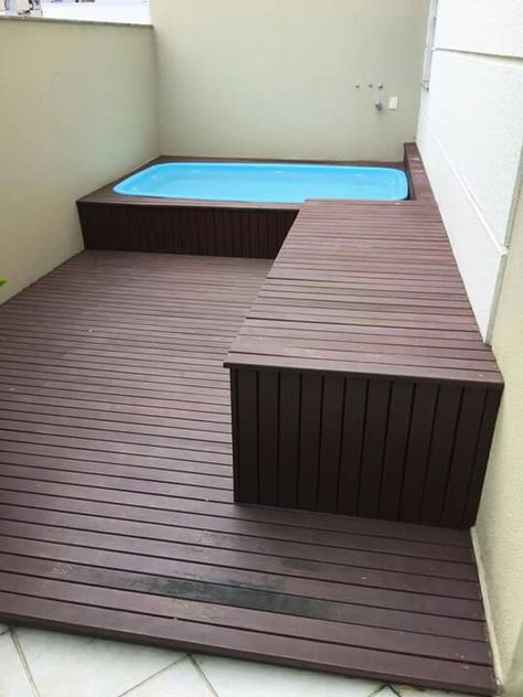 Piscina pequena Piscina Diy, Mini Piscina, Balcony Pool, Small Spa, Mini Storage, Ideas Hogar, Small Balcony, Outdoor Storage Box, Room Inspiration