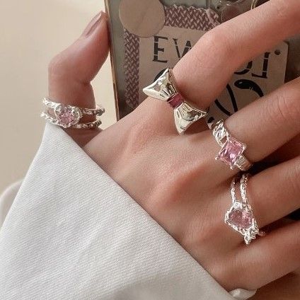 Vintage Grunge Aesthetic, Bff Wedding, Rings Cute, Kpop Pink, Pink Zircon, Gorgeous Rings, Y2k Accessories, Emo Y2k, Diamond Bows