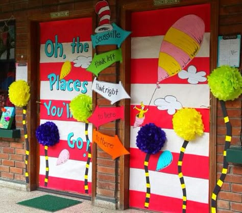 Dr Seuss Backdrop Ideas, Dr Seuss Photo Booth Backdrop, Dr Seuss Literacy Night, Dr Sues Door Decorations Dr Suess, Dr Suess Bulletin Boards, Dr Suess Party Decor, Dr Seuss Diy Decorations, Dr Suess Door Decorations Schools, Dr Suess Door Ideas