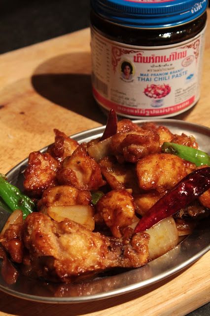 I Wish I Was in Thailand: Gai Tod Pad Nam Prik Pao (Fried Chicken Stir Fried with Roasted Chilli Paste) Nam Prik Pao Recipe, Jam Chicken, Christmas Snacks Savory, Nam Prik Pao, Stir Fry Seasoning, Chili Jam, Nam Prik, Thai Street Food Recipes, Dried Chillies