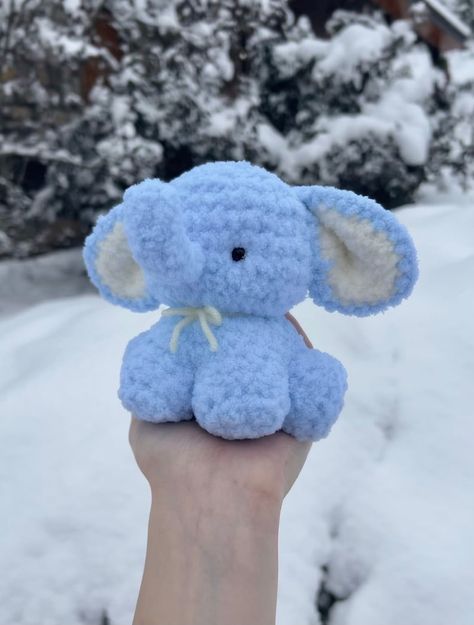 Elephant Plushie Pattern, Cute Plushies Crochet, Grey Crochet Plushies, Plushie Crochet Ideas, Cute Diy Plushies, Things To Crochet Plushies, Blue Crochet Animals, Crochet Baby Plushies, Blue Crochet Plushies