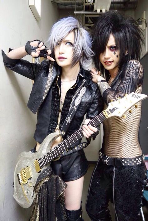 MiA. Tsuzuku. MEJIBRAY. Tsuzuku Mejibray, Goth Corsets, Visual Kei Makeup, Visual Kei Fashion, Japanese Punk, Kei Visual, Fashion Goth, Kei Fashion, Steampunk Necklace