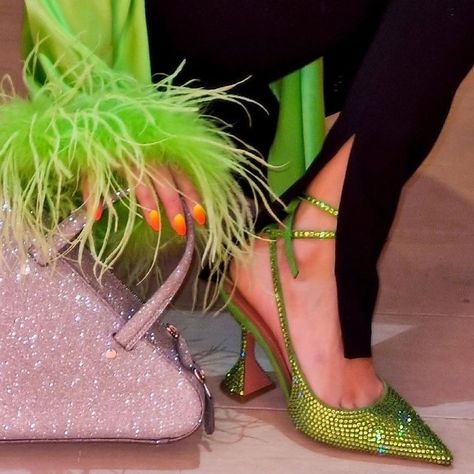 𝐒𝐓𝐘𝐋𝐄𝐃 𝐁𝐘 𝐏𝐇𝐎𝐄𝐁𝐄 𝐋𝐎𝐔𝐈𝐒𝐄 on Instagram: “@pinterest” Feather Outfit, Amina Muaddi Heels, Instagram Amsterdam, Amina Muaddi Shoes, Influencer Aesthetic, Feather Top, Heels Designer, Amina Muaddi, Shoe Inspiration