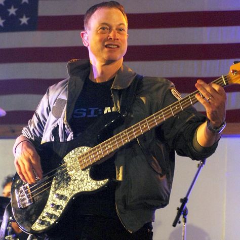 🔹 G a r y S i n i s e 🔸 Lt. Dan Band spam 3/3 💜  I honestly have no words to express how much I love and admire this beautiful man. ☺️ I'm… Lt Dan, Lieutenant Dan, Gary Sinise, Wounded Warrior Project, Bass Players, Wounded Warrior, Cover Band, Real Hero, Interesting People