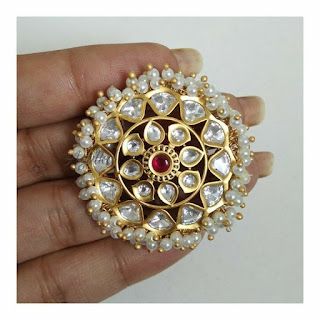 Indian Jewellery Gold, Amrapali Jewellery, Kundan Ring, Rajputi Jewellery, Ring Indian, Fancy Jewelry Necklace, Big Ring, Bride Outfits, Jewellery Showroom