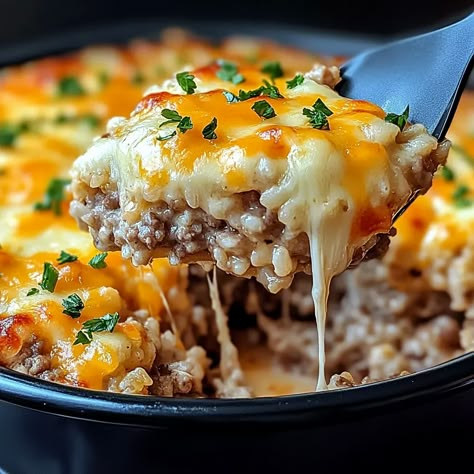 Cheesy Hamburger Casserole Recipes, Rice Hamburger Casserole, Cheesy Ground Beef And Rice Casserole, Fast Ground Beef Recipes For Dinner, Hamburger Mac And Cheese Casserole, Hamburger And Rice Recipes, Hamburger Casserole Recipes, Ground Beef And Rice Casserole, Hamburger Mac And Cheese