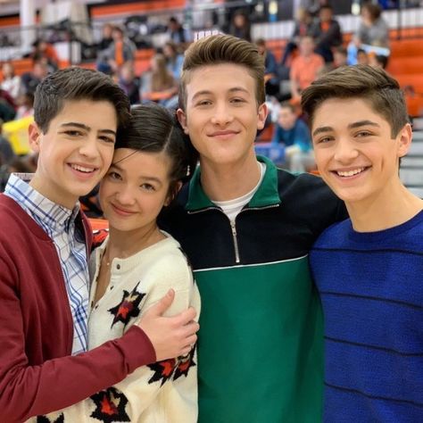 Joshua Rush, Peyton Elizabeth Lee, Luke Mullen & Asher Angel Andi Mack Aesthetic, Luke Mullen, Andi Mack Cast, Peyton Elizabeth Lee, Asher Angel, Friendship Pictures, Andi Mack, Marcus & Martinus, Doodles Drawings