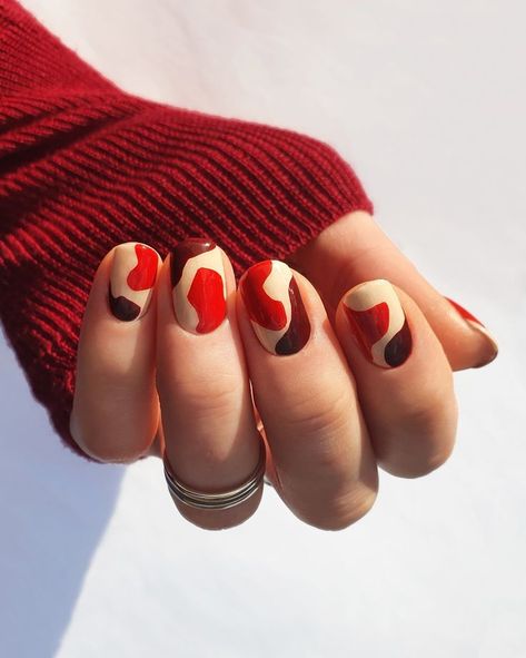 Nails Short Design, Nail Designs For Autumn, Red Bottom Nails, Red Nail Ideas, Deep Red Nails, 2022 Nails, Bright Red Nails, Dark Red Nails, Negative Space Nails