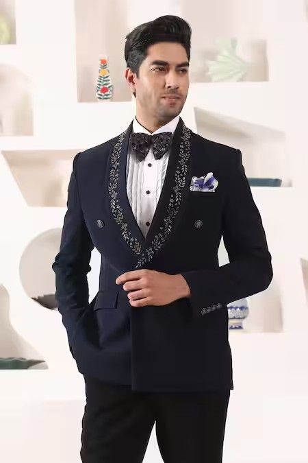 Fancy Kurta For Men, Designer Tuxedo, Best Wedding Suits, Boys Kurta Design, Groom Dress Men, Black Outfit Men, Men's Wedding Outfit, Blazer Outfits Men, Gents Kurta Design