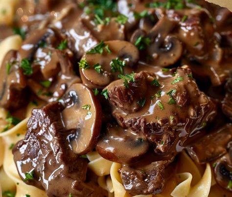 Rustic Beef Stroganoff with Egg Noodles – Chloe foods Egg Noodle Dishes, Beef And Noodles Crockpot, Egg Noodle Recipes, Creamed Beef, Comfort Dishes, Savory Sauce, Beef And Noodles, Beef Stroganoff, Beef Recipes For Dinner