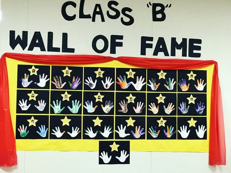 Pre-school graduation wall of fame bulletin board Wall Of Fame Bulletin Board, Wall Of Fame Classroom Display, Graduation Bulletin Boards For Preschool, Wall Of Fame Ideas, Hollywood Graduation, Hall Of Fame Wall, Graduation Bulletin Board, Fame Ideas, Hollywood Theme Classroom