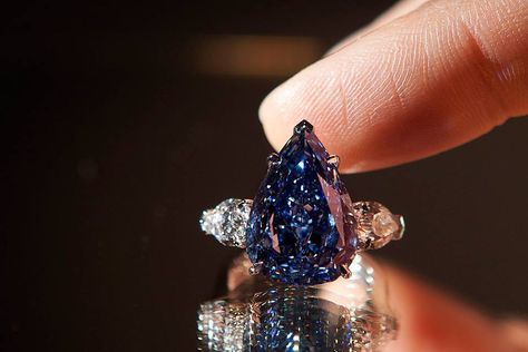 The pear-shaped stone, described as the largest flawless fancy vivid blue diamond in the world, was bought by Harry Winston & will be called The Harry Winston Blue. Harry Winston Engagement Ring, Winston Blue, Harry Winston Engagement, Engagement Ring Blue, Blue Engagement Ring, Blue Diamond Ring, Luxe Jewelry, Blue Ring, Harry Winston