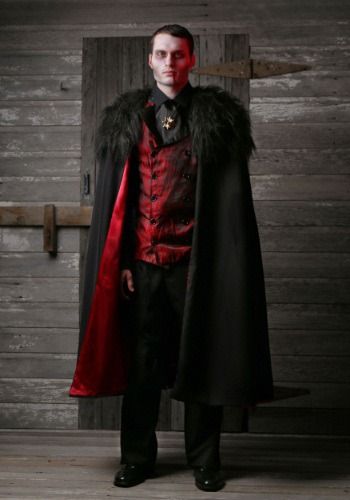 Mens Vampire Costume, Fantasia Plus Size, Vampire Costume Diy, Modern Vampire, Modern Vampires, Vampire Halloween Costume, Vampire Costumes, Vampire Clothes, Plus Size Costume