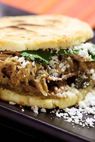 South American Dishes, Arepas Recipe, Keto Meal Plans, Venezuelan Food, Latin American Food, Colombian Food, American Dishes, Hispanic Food, Cuban Recipes