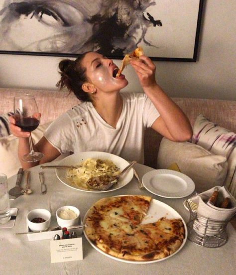 Eating Pizza, Ashley Graham, Foto Casual, Diet Menu, Dog Snacks, Barbara Palvin, Jolie Photo, Instagrammer, Sports Illustrated