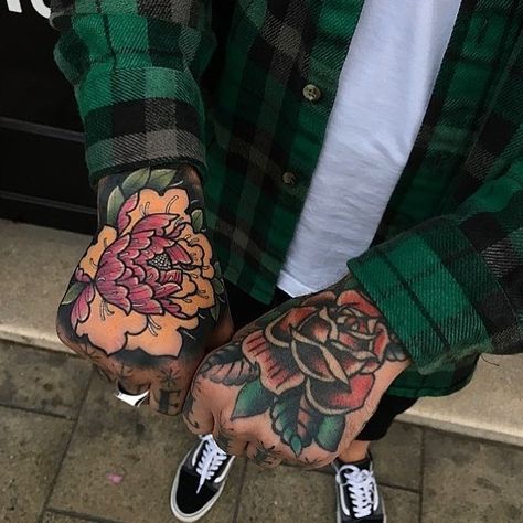 Traditional Hand Tattoo, Fake Tattoo Sleeves, Traditional Tattoo Sleeve, Hand Tats, Old School Tattoo Designs, Flower Tattoo Sleeve, Traditional Tattoo Design, Old Tattoos, Hand Tattoos For Guys