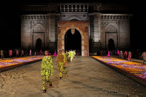 Dior’s Gateway to India - The New York Times Magazine Article Design, Light Digital Art, Lace Runway, Pastel City, European Summer Fashion, Mumbai Fashion, European Fashion Summer, Dior Fashion Show, Liza Koshy