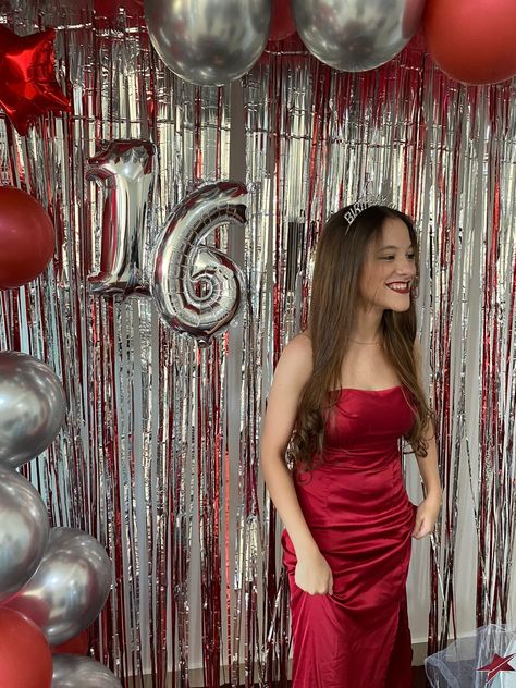 Birthday Red Theme Decoration, 16 Birthday Party Ideas Red, Dark Red Party Decorations, Red And Silver Sweet 16, Red Party Theme Ideas, Red 16th Birthday Party, Red And Silver Birthday Decorations, Red Theme Birthday Party Decor, Red Birthday Aesthetic