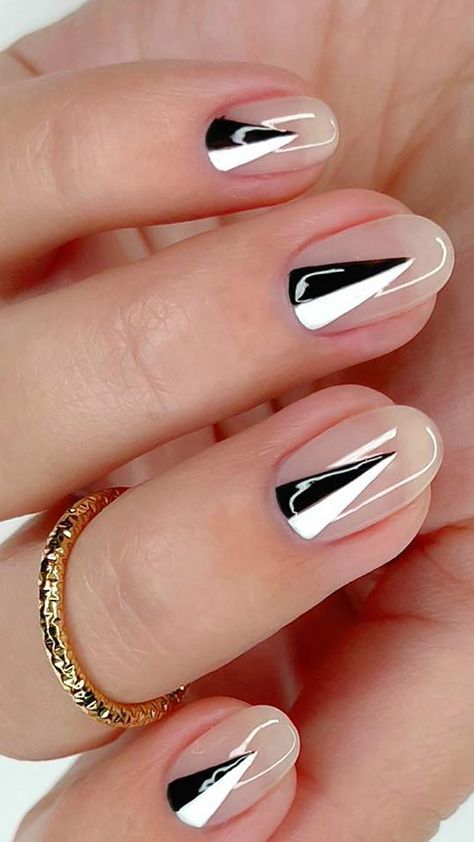 Tuxedo Nails Are the Black-Tie Mani Trend Perfect for Formal Events Tuxedo Nails, Minimal Nails Art, White French Tip, Minimal Nails, Short Nail, Short Nail Designs, Tuxedos, Nail Technician, Matte Nails