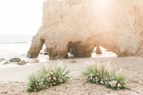 Small Beach Wedding Aesthetic, Beach Wedding Alter, Micro Beach Wedding, Mauritius Wedding, Simple Beach Wedding, Mykonos Wedding, Wedding Isles, Wedding Alters, Wedding Design Inspiration