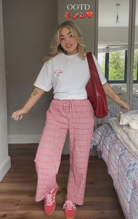 Red Gingham Pants Outfit, Check Pants Outfit, Checkered Pants Outfit, Stripe Pants Outfit, Plaid Pants Outfit, Checker Pants, Check Pants, Gingham Pants, Checkered Pants