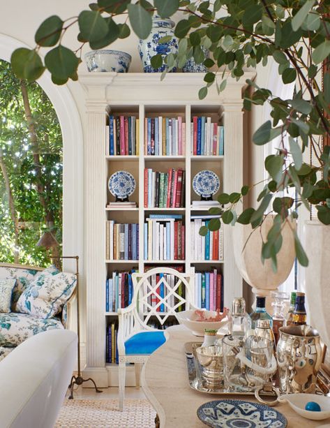 Mark D. Sikes On Why Beauty Matters – Frederic Magazine Mark Sikes Living Room, Mark Sikes Interiors, Mark D Sikes Interiors, Frederic Magazine, Arched French Doors, Mark Sikes, Mark D Sikes, 1920s House, Bookcase Styling