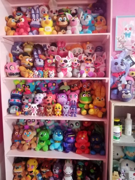 Five Nights At Freddy's Plushies, Fnaf Plush Collection, Fnaf Things To Buy, All Fnaf Plushies, Fnaf Stuff To Buy, Fnaf Themed Room, Fnaf Room Decor Diy, Fnaf Themed Bedroom, Fnaf Bedroom Ideas