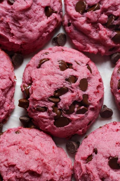 Best Cookie Sheets, Raspberry Cookie Recipes, Organically Addison, Raspberry Cookies, Raspberry Recipes, Lost 100 Pounds, Vegetarian Chocolate, Cookie Jar, Chocolate Chips