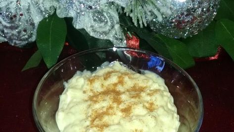 Turn leftover cooked rice into a rich and creamy holiday dessert with this pudding recipe flavored with eggnog, vanilla extract, and nutmeg. Stovetop Rice Pudding, Creamiest Rice Pudding Recipe, Pudding Rice, Hot Puddings, Baked Rice Pudding, Rice Pudding Recipes, Creamy Rice Pudding, Rice Pudding Recipe, Cooking Jasmine Rice