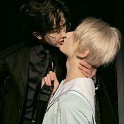 Uke Seme, Gay Aesthetic, Men Kissing, Human Poses Reference, Couple Aesthetic, Couple Posing, Pose Reference, Pretty People