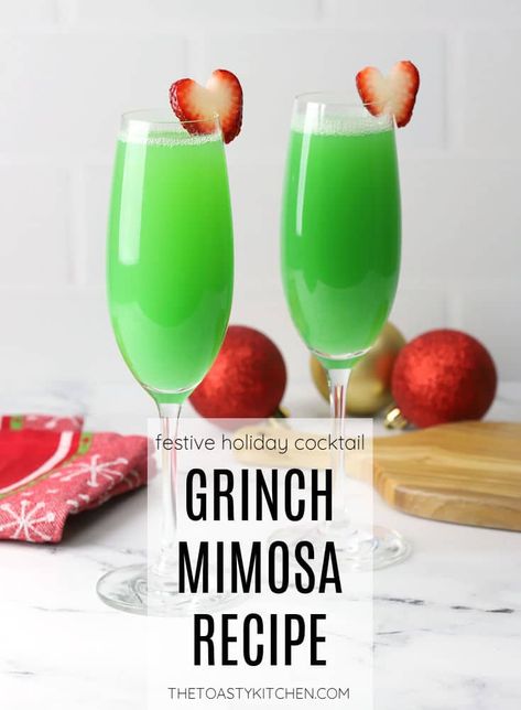 Grinch Mimosa, Grinch Drink, Champagne Orange, Xmas Drinks, Christmas Drinks Alcohol Recipes, Festive Holiday Cocktails, Christmas Drinks Recipes, Christmas Drinks Alcohol, Christmas Punch Recipes