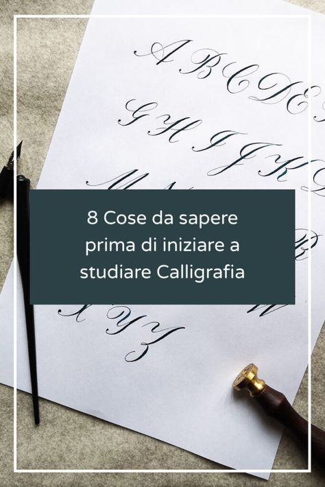 Come preparare lo spazio di lavoro per studiare #calligrafia #corsivoinglese #calligraphy #tutorial Calligraphy Tutorial, Calligraphy Alphabet, Handwriting, Hand Lettering, Art Journal, Alphabet, Bullet Journal, Calligraphy, Novelty Sign