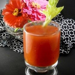 Copycat V8(R) Juice - Allrecipes.com V8 Juice Recipe, Homemade V8 Juice, Tomato Juice Recipes, Garlic Water, Vegetable Juice Recipes, V8 Juice, Garlic Juice, Juice Flavors, Juicer Recipes