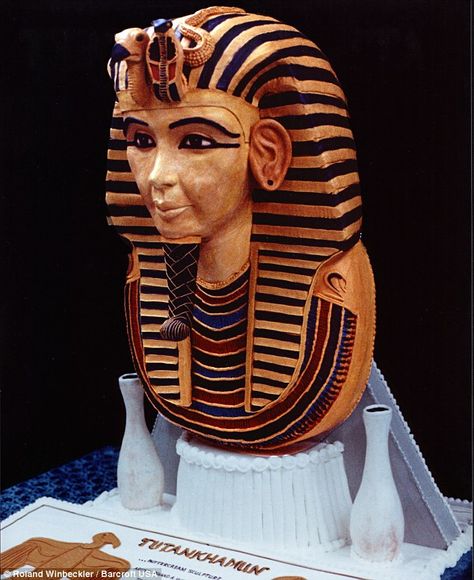 Their biggest ever cake, a six-feet-square dice cake which was commissioned for the Aladdin Hotel and Casino, Las Vegas, weighed 4,000lbs an... King Tut Mask, Egyptian Mask, Ancient Relics, Starověký Egypt, Egyptian Gold, Travel Egypt, Egiptul Antic, Process Design, Egyptian Museum