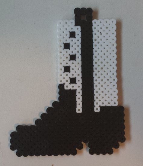 Cowboy Perler Beads, Keychain Crafts, Easy Perler Bead Patterns, Perler Ideas, Pearl Beads Pattern, Easy Perler Beads Ideas, Beads Pattern, Hama Beads Design, Diy Perler Bead Crafts