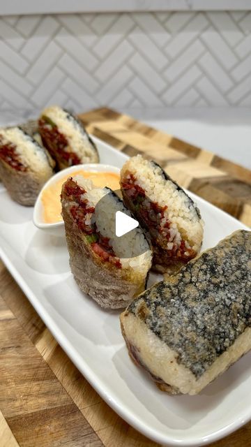 Julia Vuong on Instagram: "GARLIC CORNED BEEF CRISPY RICE ROLL 🧄🥩🍘

Crispy Rice Roll Series: Ep. Ate 

Ingredients:
-1 cup cooked rice
-1 can corned beef 
-1/4 onion 
-3 garlic cloves 
-2 Serrano peppers 
-seaweed 
-rice paper 

ENJOY!

#crispy #riceroll #easyrecipe #cornedbeef #filipino #appetizers" Filipino Appetizers, Seaweed Rice, Canned Corned Beef, Serrano Peppers, Crispy Rice, Serrano Pepper, Fried Foods, Cooked Rice, Canned Corn