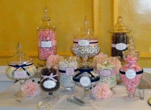 trailmix bar Yellow Candy Buffet, Desert Tables, Diy Candy Buffet, Jar Decorating Ideas, Candy Buffet Jars, Wedding Candy Table, Wedding Goodies, Lolly Buffet, Candy Tables